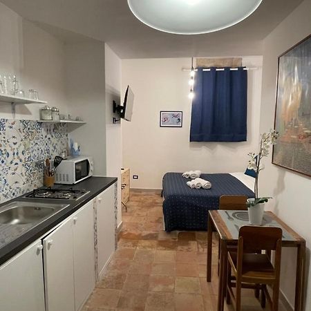 Appartement La Dimora Del Santo à Naples Extérieur photo