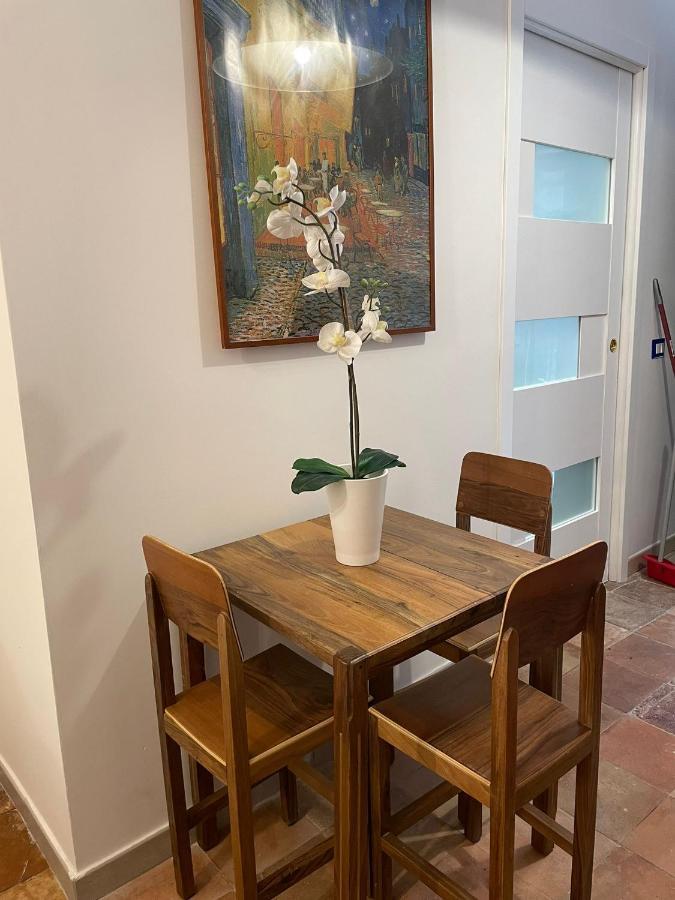 Appartement La Dimora Del Santo à Naples Extérieur photo