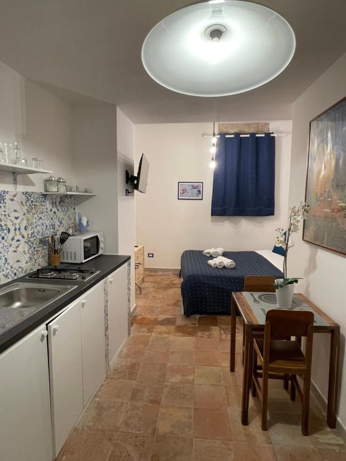 Appartement La Dimora Del Santo à Naples Extérieur photo